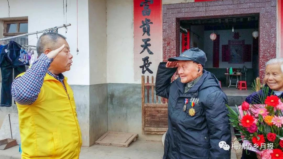 李建華與抗戰老兵的故事：為英雄盡孝道，為后世傳善行